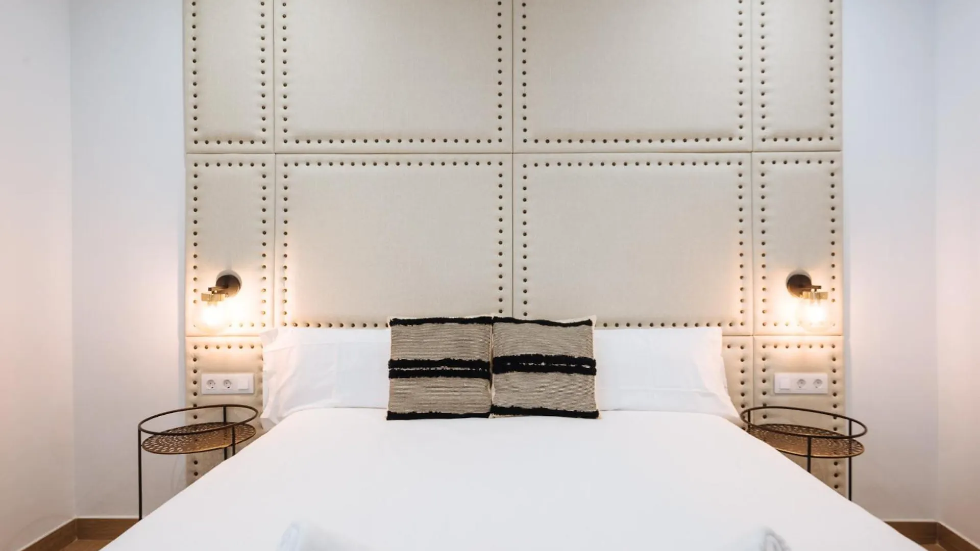 Ninesuites Cathedral Seville Apartment