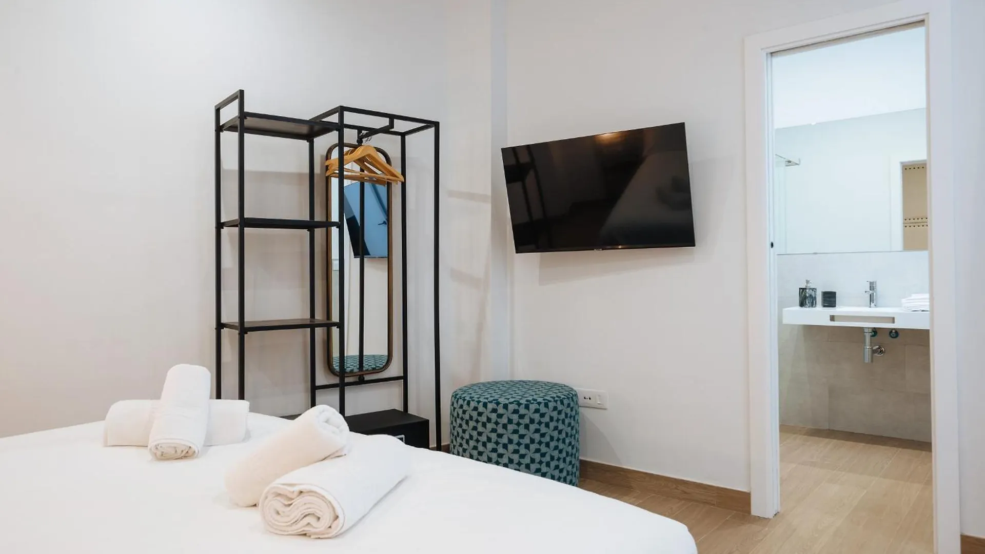Ninesuites Cathedral Seville 0*,