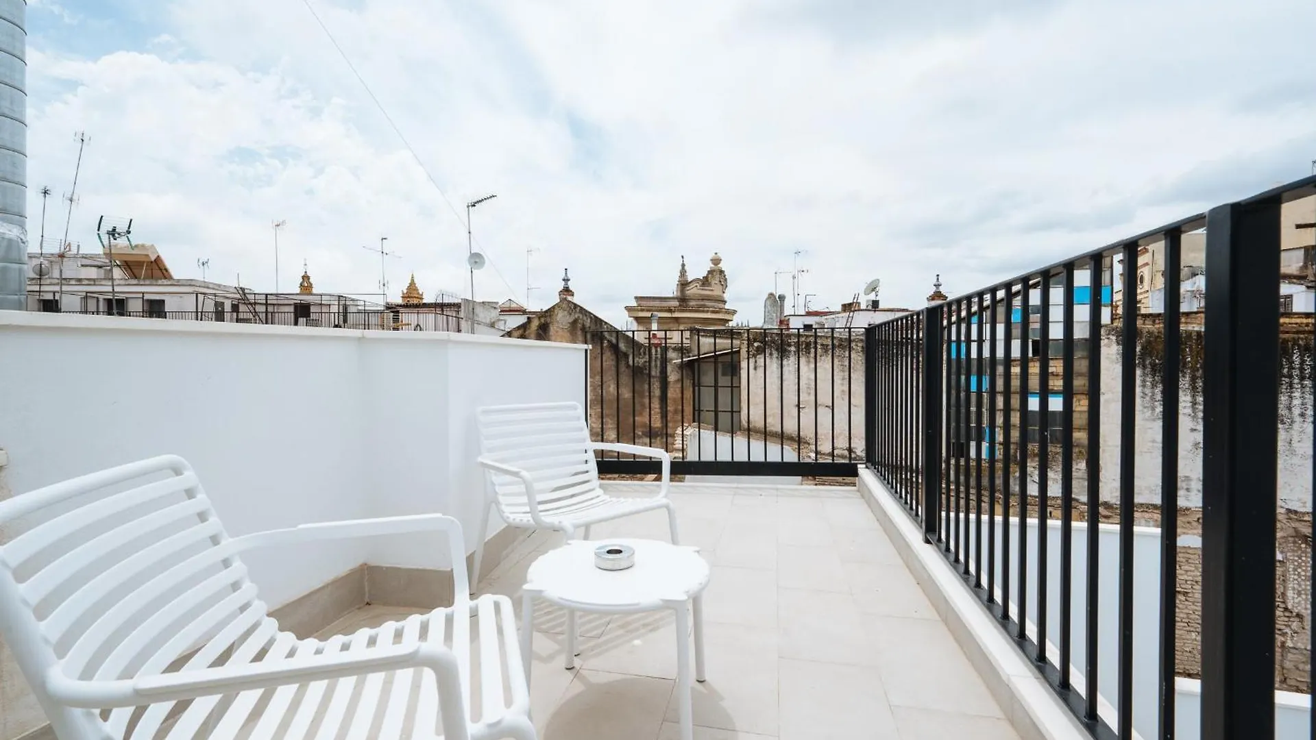 Ninesuites Cathedral Seville Apartment