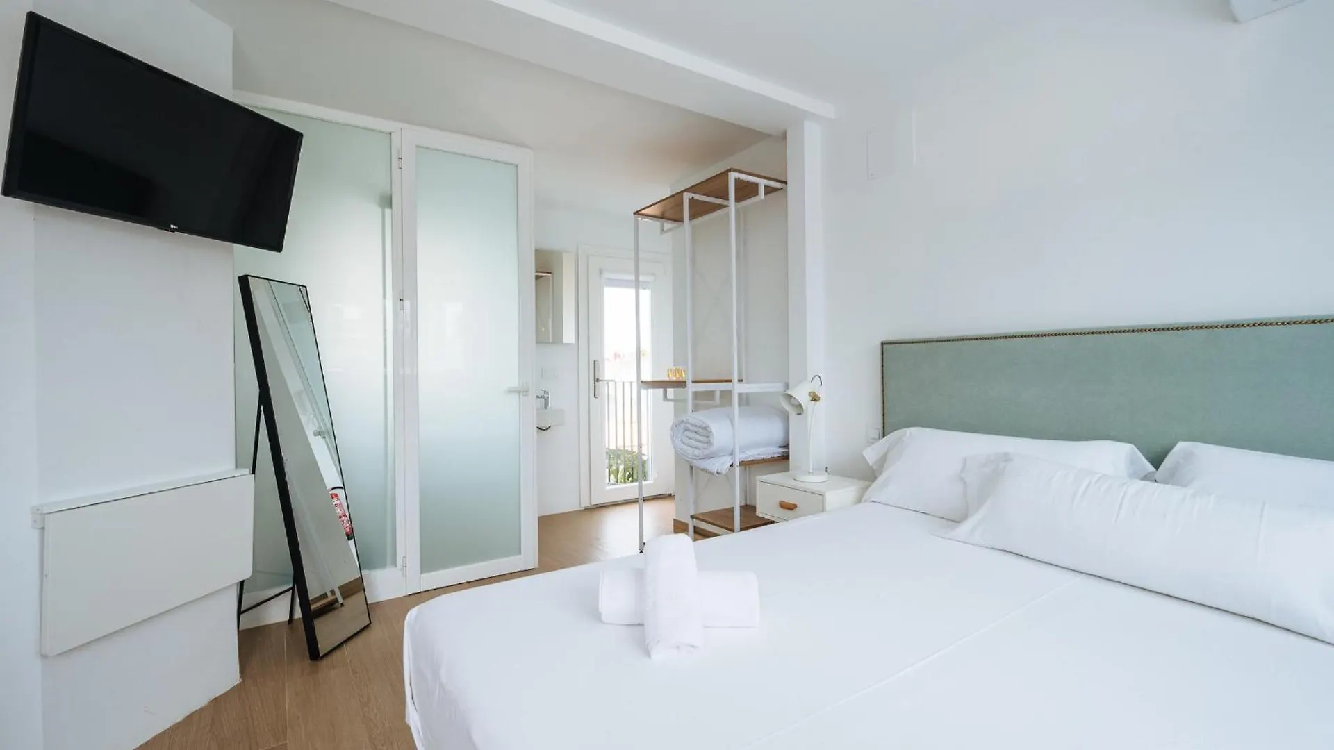 Ninesuites Cathedral Seville Spain