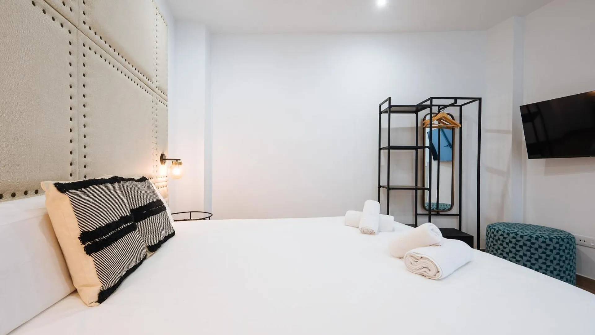Ninesuites Cathedral Seville 0*,  Spain